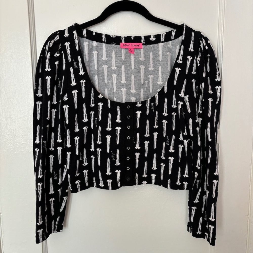 Betsey Johnson - XL- Lycra Snap Up Puff Shoulder Long Sleeve Crop Shirt
